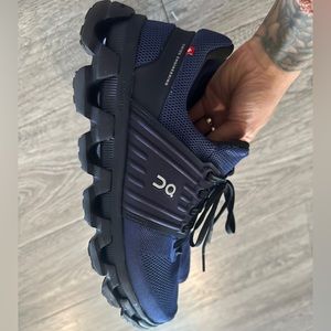 On cloud running sneakers - men’s size 8.5